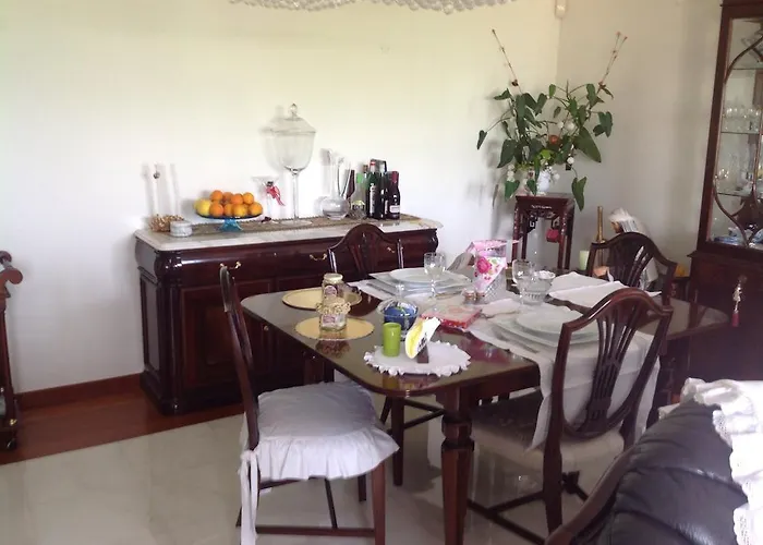 Canas Guest House In Lisbon